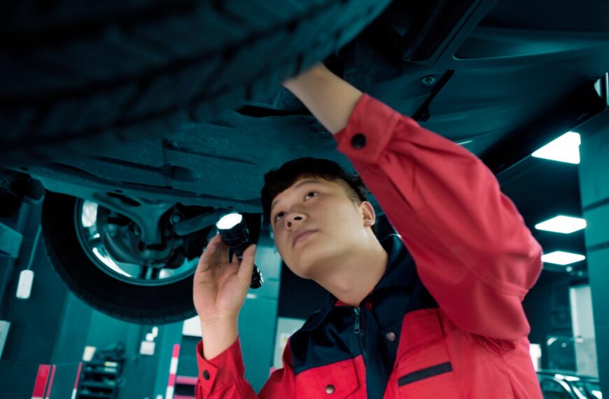 Uszkodzona poduszka silnika: objawy i sposoby naprawy.