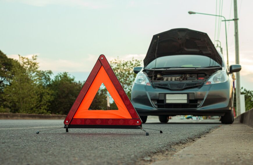 Najczęstsze przyczyny awarii samochodów: jak im zapobiegać i jak je usuwać?