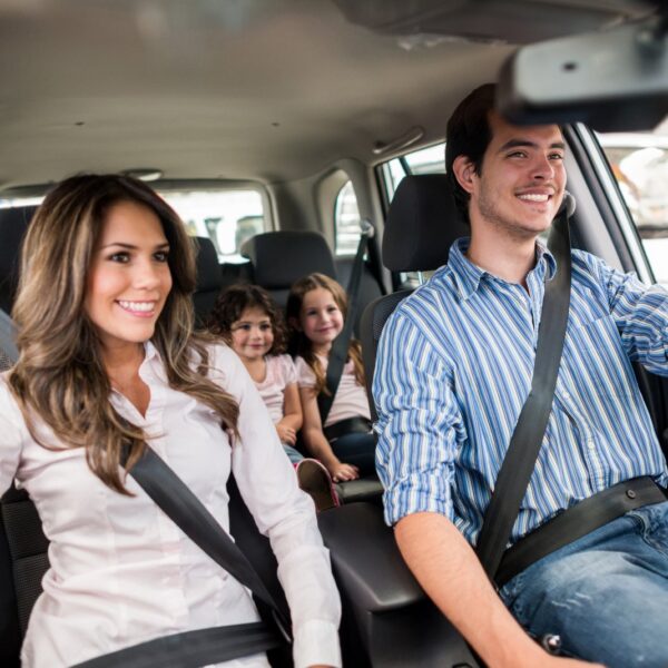 Jak przygotować samochód do długiej podróży? Lista kontrolna dla kierowców.